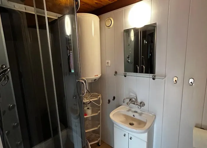 بيت للعطل Mardar *